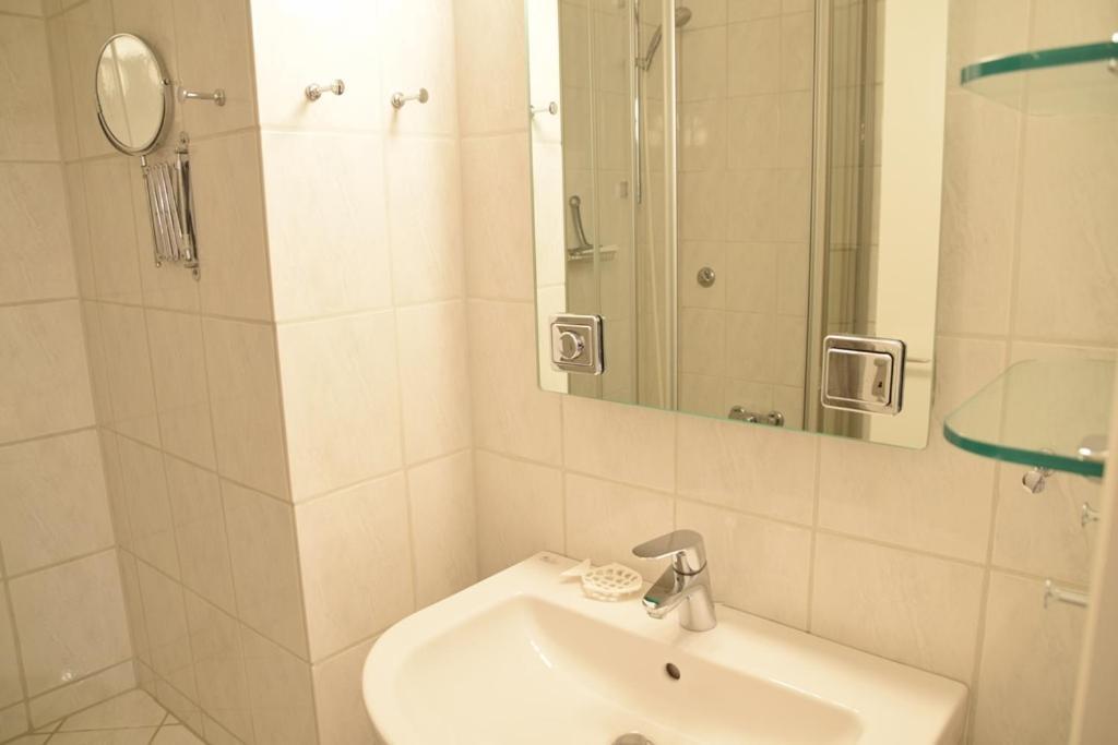 Gemuetliches 2-Zimmer-Appartement Mit Balkon Richtung Sueden. Вестерланд Екстериор снимка